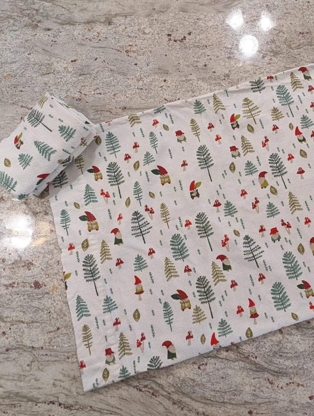 Cuddle Duds Flannel Queen Sheet Set GNOMES 4PC Soft & Cozy Barely Used Mushroom